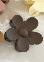 Load image into Gallery viewer, Flower Claw Clips