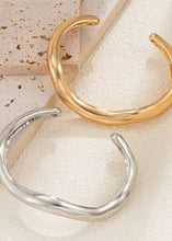 Load image into Gallery viewer, Minimalist Snake Bangle