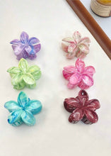 Load image into Gallery viewer, Flower Claw Clips