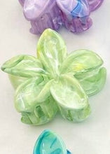 Load image into Gallery viewer, Flower Claw Clips