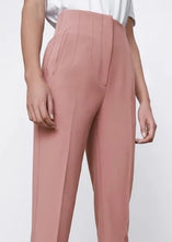 Cargar imagen en el visor de la galería, Seoul Tapered High Waisted Trousers - The Style Guide TT