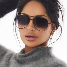 Cargar imagen en el visor de la galería, Aviator Framed Sunglasses