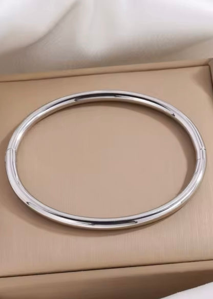 Minimalist Bangle