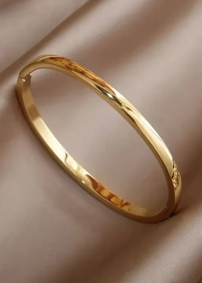 Minimalist Bangle