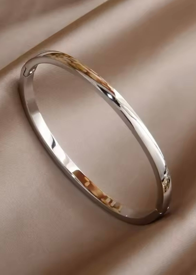 Minimalist Bangle