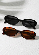 Cargar imagen en el visor de la galería, Cool Girl Oval Sunglasses
