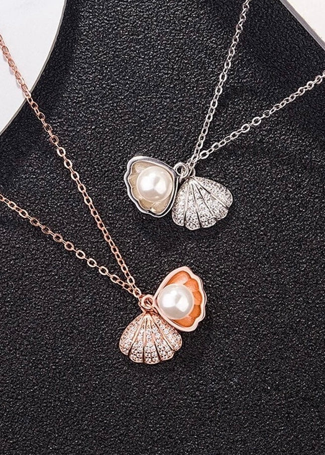 Shell & Pearl Pendant Neklace