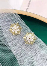 Cargar imagen en el visor de la galería, “Gold Christmas” Snowflake Studs
