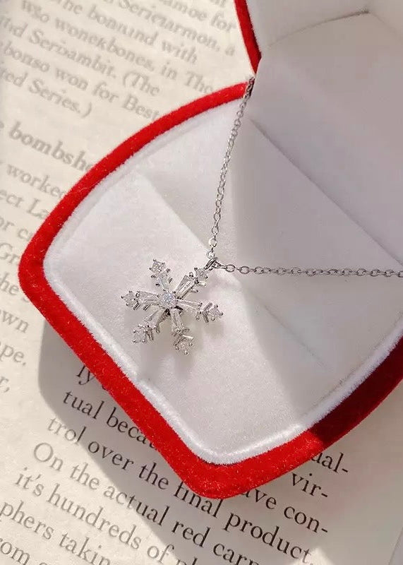 Winter Wonderland Snowflake Necklace