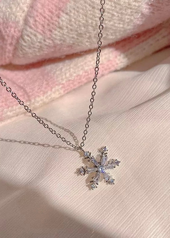 Winter Wonderland Snowflake Necklace