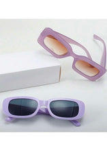 Cargar imagen en el visor de la galería, Bad Intentions Square Framed Sunglasses
