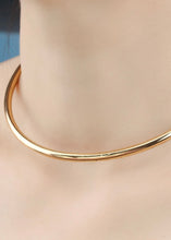 Cargar imagen en el visor de la galería, Gold Minimalist Choker
