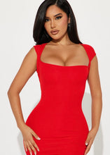 Cargar imagen en el visor de la galería, Scarlet Sculpt Midaxi Dress
