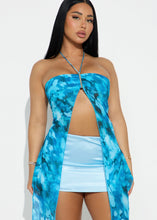 Load image into Gallery viewer, DDI Waves Ruffle Halter Top
