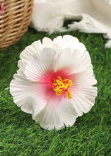 Load image into Gallery viewer, Flower Claw Clips
