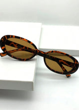 Load image into Gallery viewer, Cool Girl Oval Sunglasses
