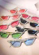 Cargar imagen en el visor de la galería, Bad Gyal Rhinestone Detail Sunglasses
