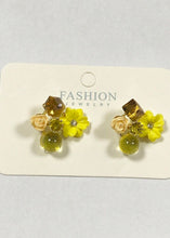 Load image into Gallery viewer, Floral Statement Studs
