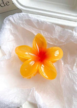 Load image into Gallery viewer, Flower Claw Clips
