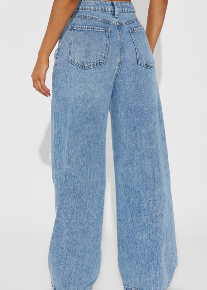 Model-Off-Duty High Waisted Wide Leg Jeans