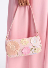 Cargar imagen en el visor de la galería, Frangipani Flower Applique Shoulder Bag

