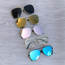 Cargar imagen en el visor de la galería, Aviator Framed Sunglasses
