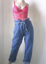 Cargar imagen en el visor de la galería, Belted High Waisted Mom Jeans - The Style Guide TT
